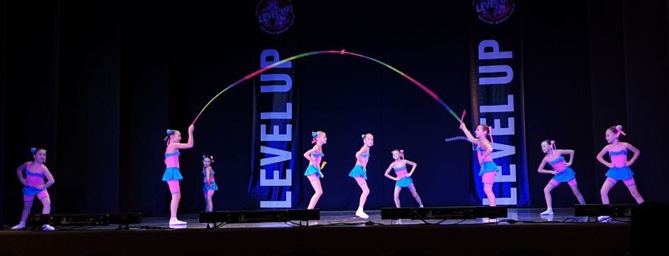 Образцовый детский коллектив ансамбль танца «Грация», руководитель Чистякова Галина Павловна, педагог Кисса Анастасия Алексеевна, стал Победителем и Призером Всероссийского конкурса хореографического искусства «Космический... Образцовый детский коллектив ансамбль танца «Грация», руководитель Чистякова Галина Павловна, педагог Кисса Анастасия Алексеевна, стал Победителем и Призером Всероссийского конкурса хореографического искусства «Космический...