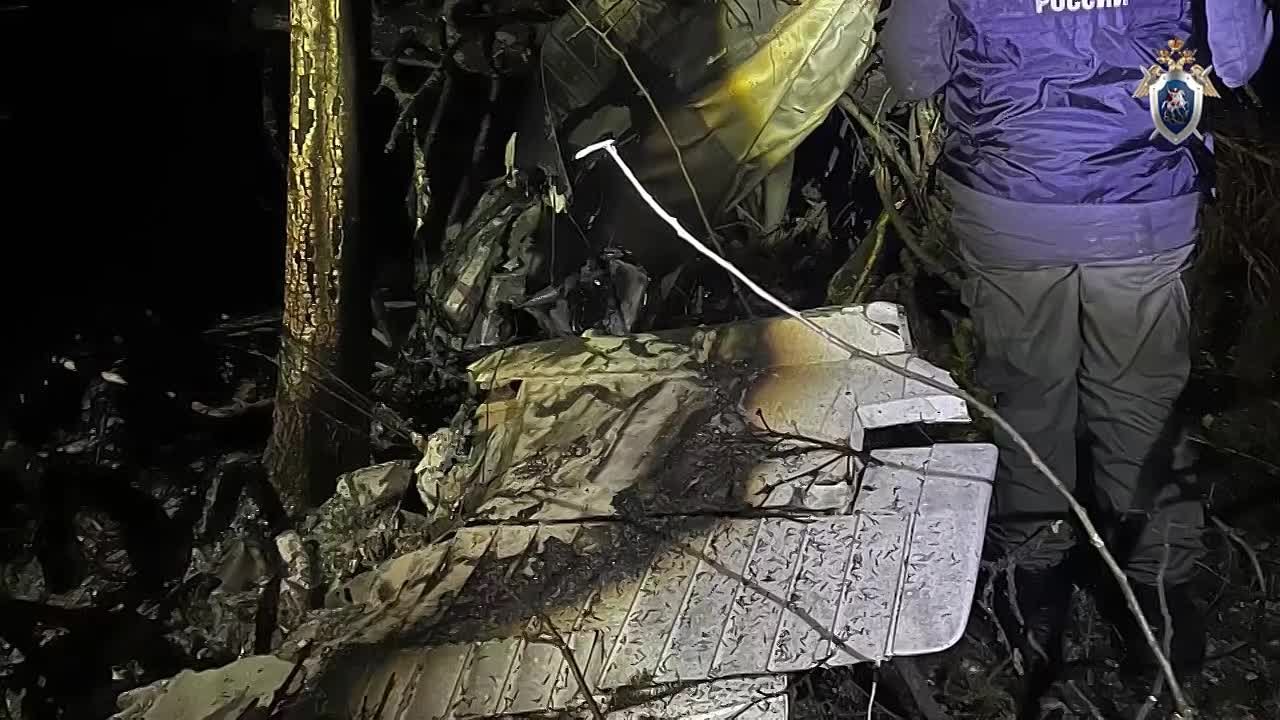 Видео с места жесткой посадки самолета в Московской области