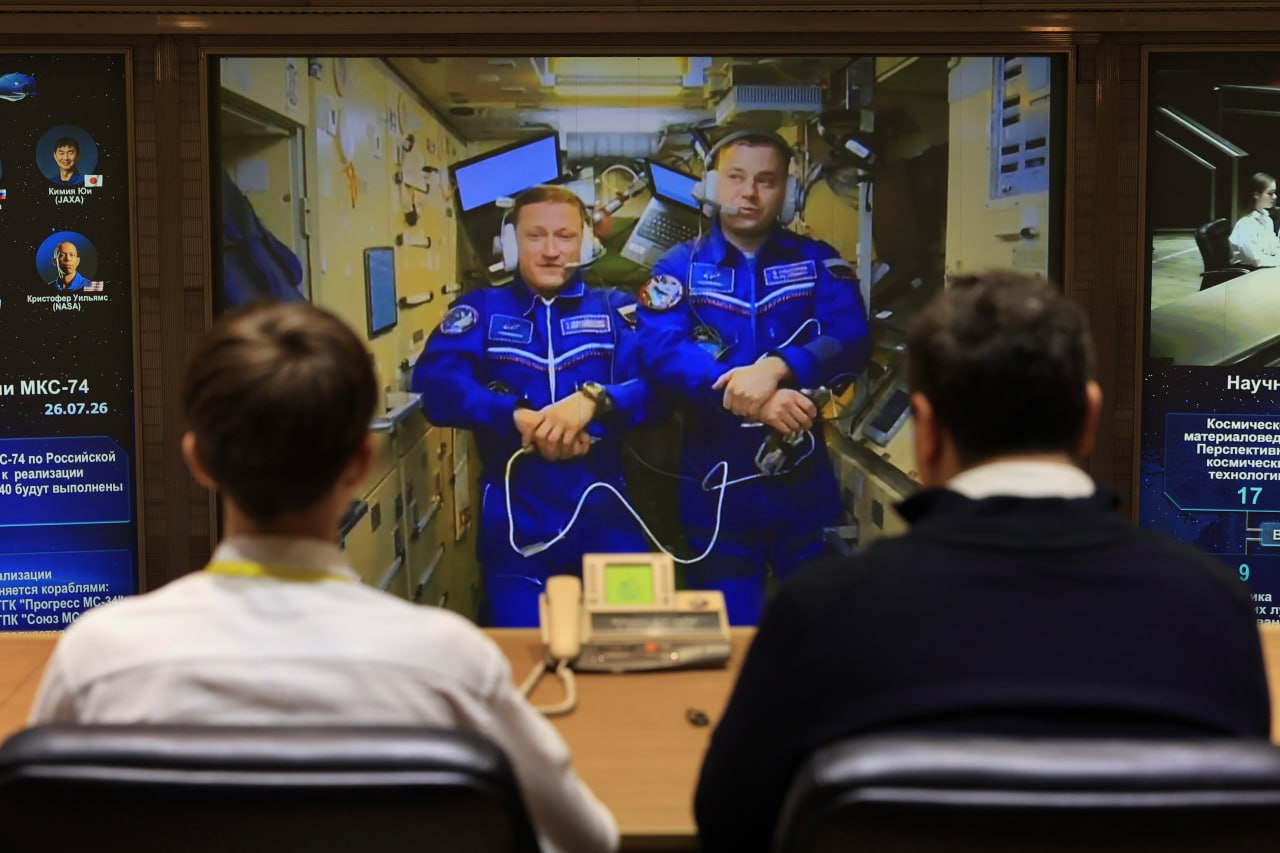 Лицеисты из Долгопрудного в прямом эфире пообщались с экипажем МКС