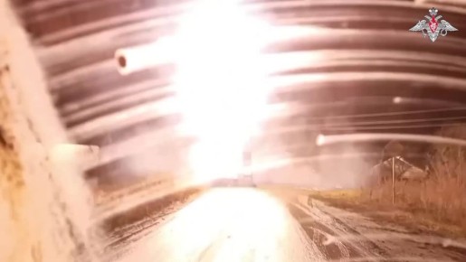 Экипаж тяжелой огнеметной системы ТОС-1А «Солнцепек» группировки войск «Север» уничтожил замаскированные позиции противника