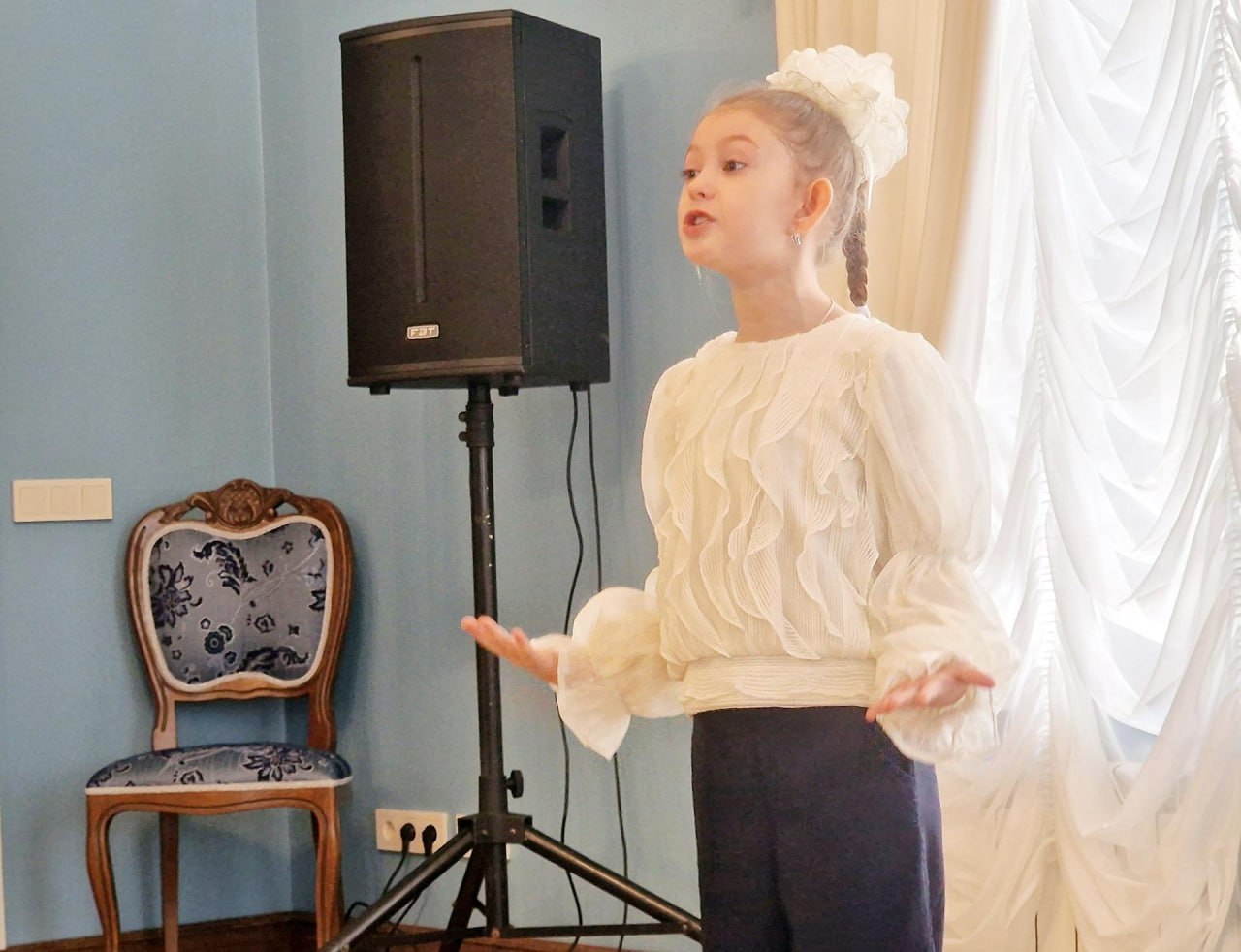 Актёр Михаил Полицеймако оценил юных чтецов конкурса имени Ваншенкина в Воскресенске Актёр Михаил Полицеймако оценил юных чтецов конкурса имени Ваншенкина в Воскресенске