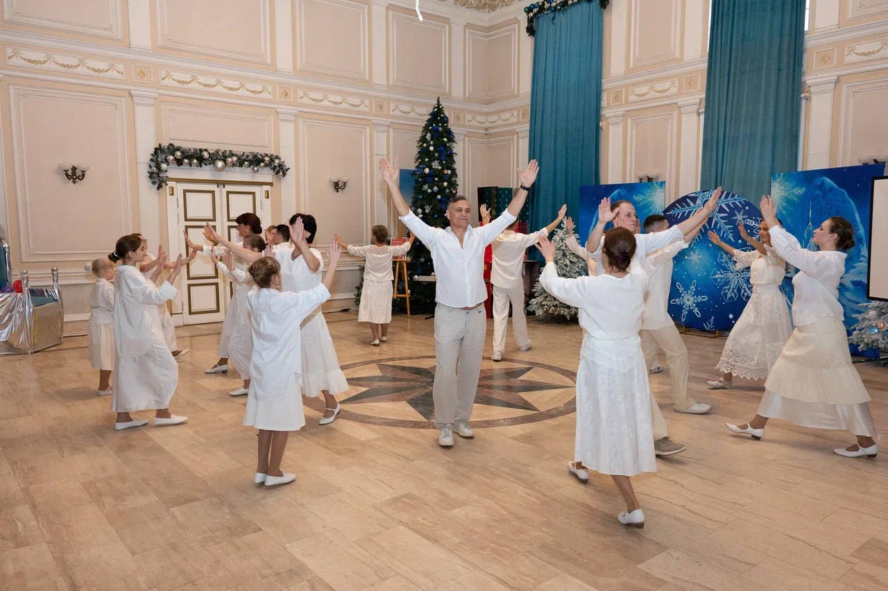 Клуб «Ренессанс» отметил 15-летний юбилей Клуб «Ренессанс» отметил 15-летний юбилей