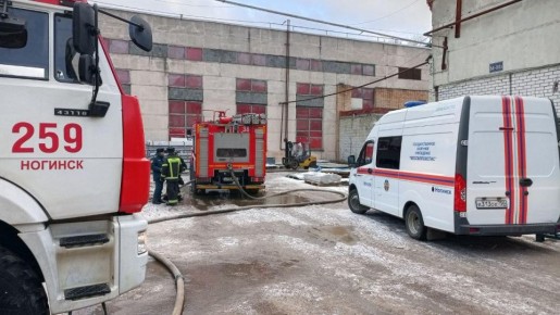 В воскресенье, 14 декабря, расчеты пожарно-спасательных частей территориального управления №6 Мособлпожспас совместно с коллегами из Федеральной противопожарной службы потушили пожар на предприятии по производству стекол в...