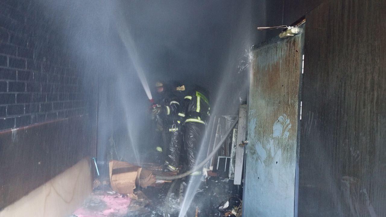 В воскресенье, 14 декабря, расчеты пожарно-спасательных частей территориального управления №6 Мособлпожспас совместно с коллегами из Федеральной противопожарной службы потушили пожар на предприятии по производству стекол в... В воскресенье, 14 декабря, расчеты пожарно-спасательных частей территориального управления №6 Мособлпожспас совместно с коллегами из Федеральной противопожарной службы потушили пожар на предприятии по производству стекол в...