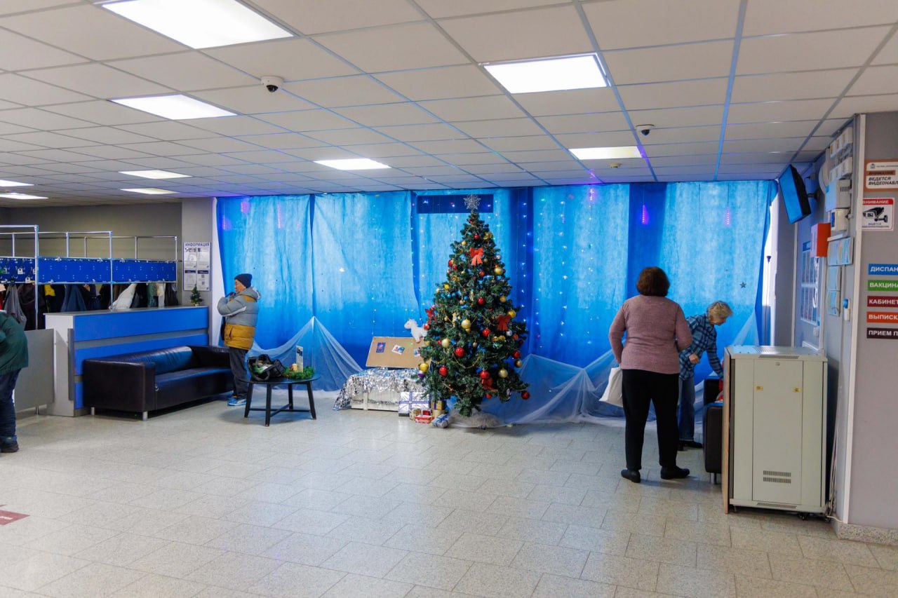 Новогодние инсталляции появились в Люберецкой областной больнице Новогодние инсталляции появились в Люберецкой областной больнице