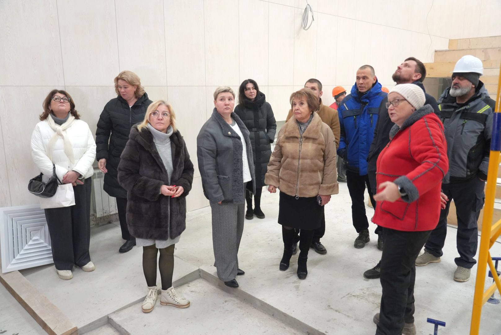 Продолжаем контролировать ход капитального ремонта Дома культуры «Радуга» в Краснозаводске