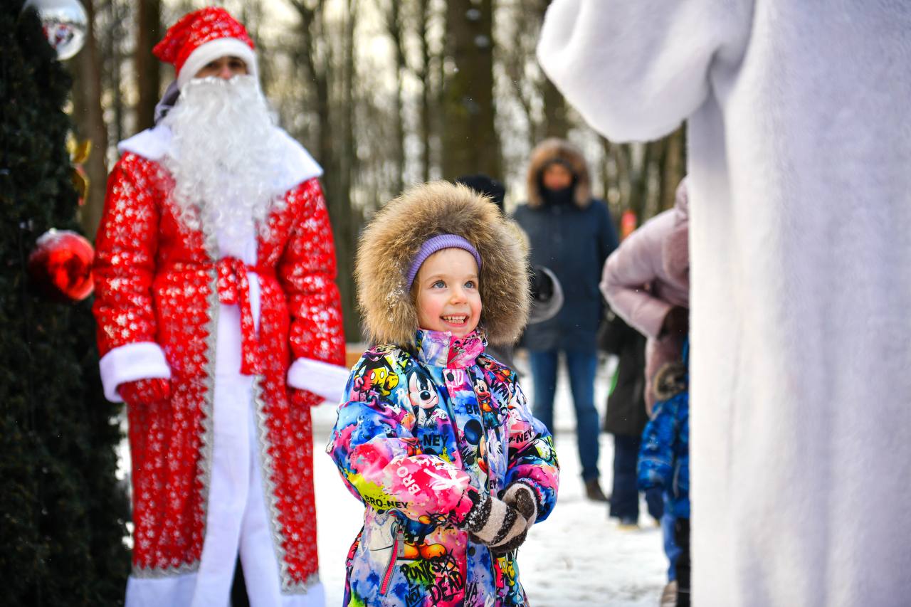 Как прошла праздничная программа Парки, сказки, торжество» в Артишоке Как прошла праздничная программа Парки, сказки, торжество» в Артишоке