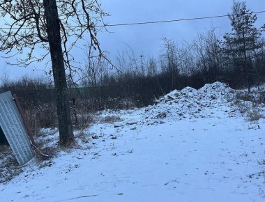 Специалисты Минэкологии Московской области провели надзорное мероприятие по обращению граждан, которые пожаловались на незаконную свалку в СНТ «Орешник»