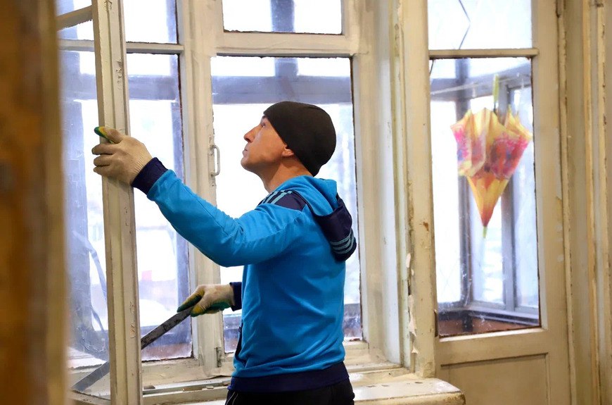 В Солнечногорске семья участника СВО получила новые окна