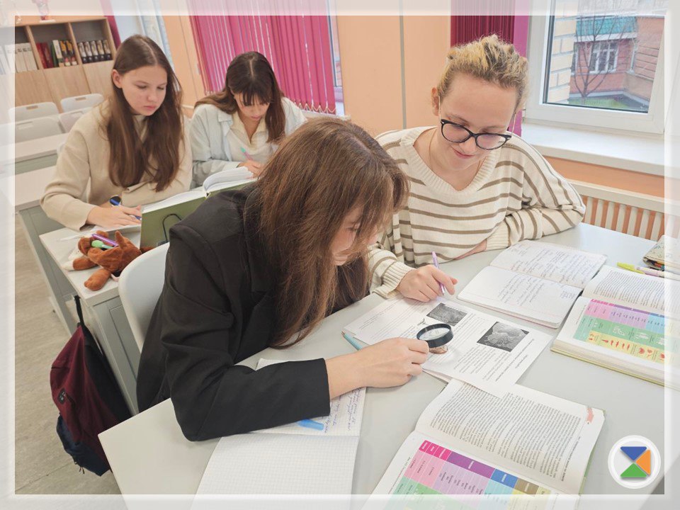 РАЗВИТИЕ ЖИЗНИ НА ЗЕМЛЕ. Развитие жизни на Земле - вопрос,требующий внимательного изучения ископаемых остатков древних организмов РАЗВИТИЕ ЖИЗНИ НА ЗЕМЛЕ. Развитие жизни на Земле - вопрос,требующий внимательного изучения ископаемых остатков древних организмов