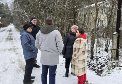 Загрязнённую после излива сточных вод территорию в Пушкино обработали гипохлоритом