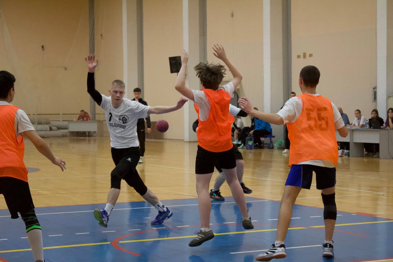 ГЕРОИ ГОРОДА XVI: ИТОГИ. Завершился Всероссийский турнир по гандболу среди любительских команд «Герои города XVI» ГЕРОИ ГОРОДА XVI: ИТОГИ. Завершился Всероссийский турнир по гандболу среди любительских команд «Герои города XVI»