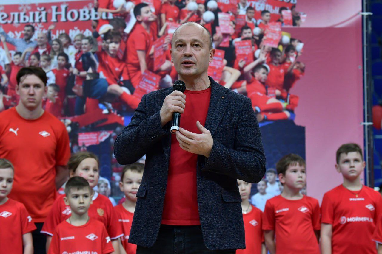 Более пятисот спортсменов приняли участие в футбольном фестивале «Красно-белый Новый год» в Люберцах Более пятисот спортсменов приняли участие в футбольном фестивале «Красно-белый Новый год» в Люберцах