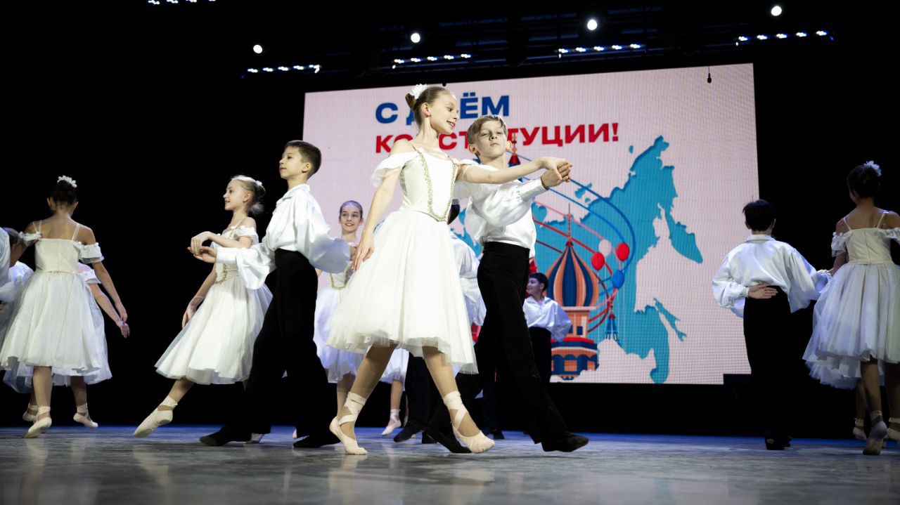 Глава Люберец поздравил с юбилеем основательницу первой в области хореографической школы Глава Люберец поздравил с юбилеем основательницу первой в области хореографической школы