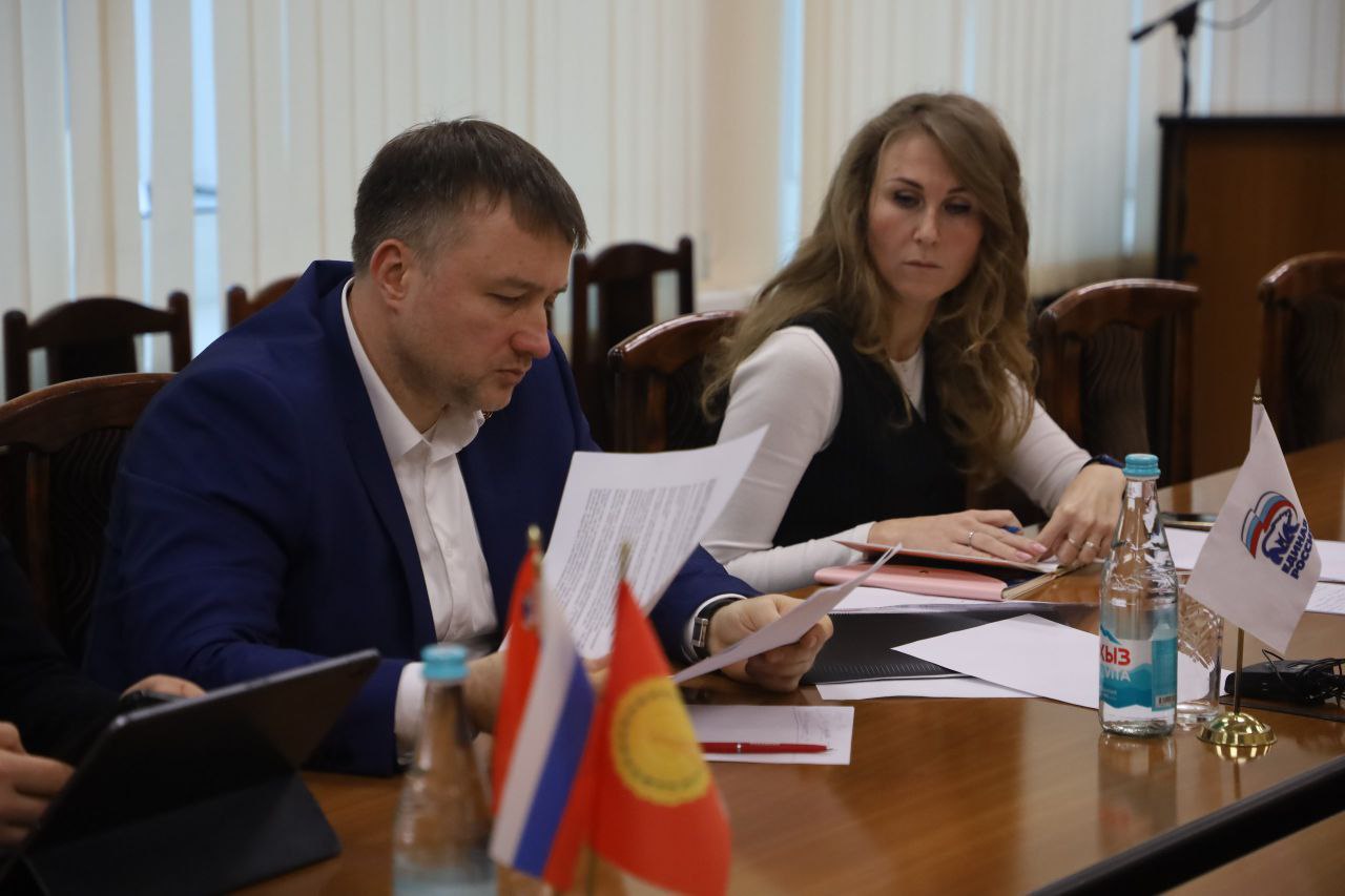 Глава Городского округа Серпухов, секретарь местного отделения партии «Единая Россия» Алексей Шимко провёл личный приём граждан, в ходе которого рассмотрел несколько важных вопросов, озвученных жителями