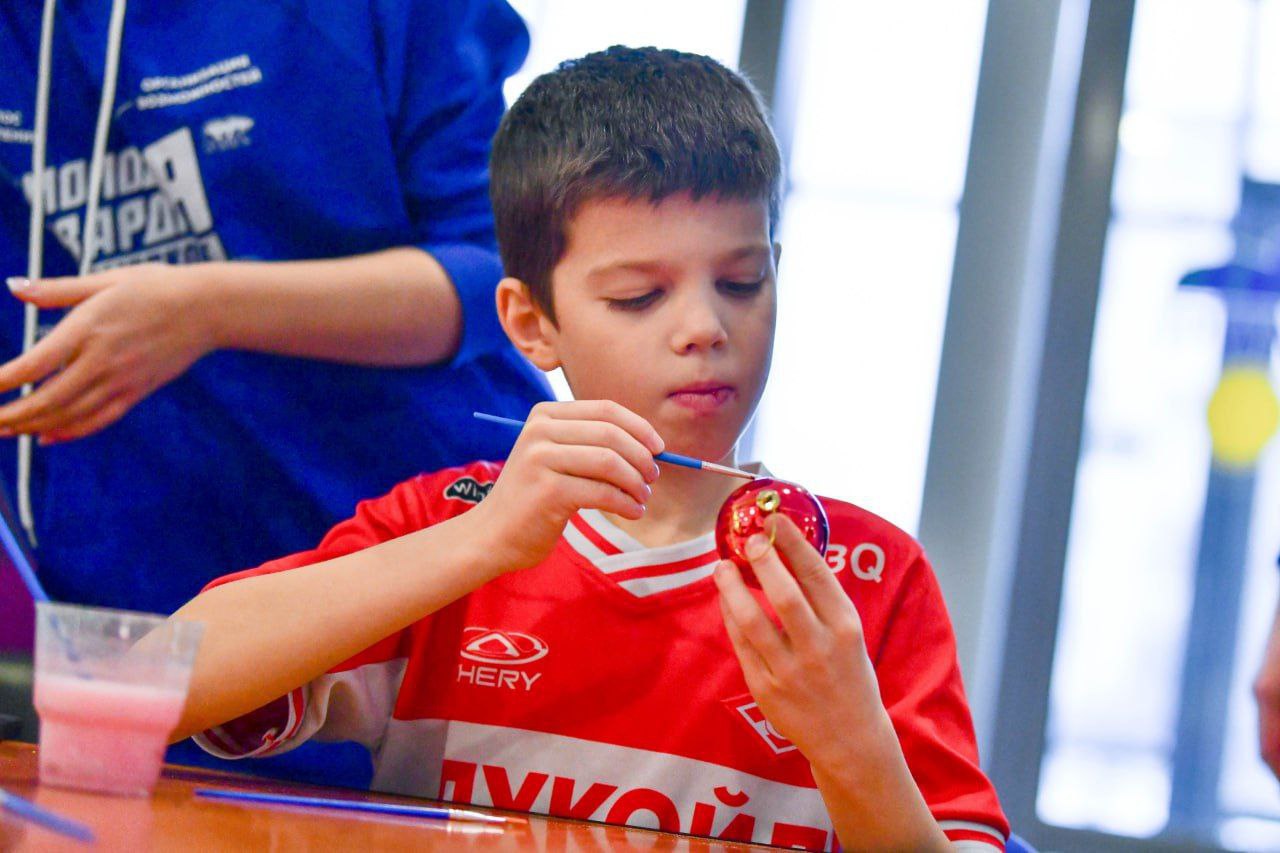 Более пятисот спортсменов приняли участие в футбольном фестивале «Красно-белый Новый год» в Люберцах Более пятисот спортсменов приняли участие в футбольном фестивале «Красно-белый Новый год» в Люберцах