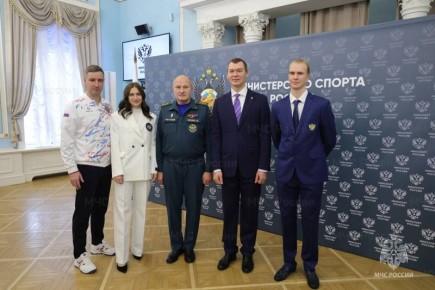 Сборные МЧС России по пожарно-спасательному спорту чествовали в Минспорта и Сбербанке