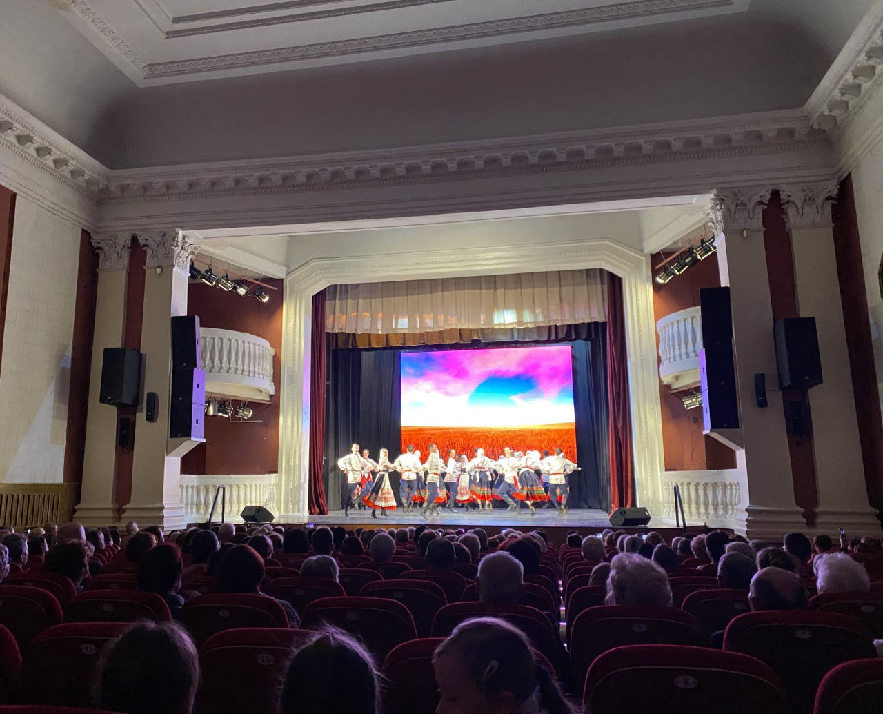 В Доме культуры им. Карла Маркса прошёл концерт театра танца «Гжель», посвященный 80-летию атомной промышленности В Доме культуры им. Карла Маркса прошёл концерт театра танца «Гжель», посвященный 80-летию атомной промышленности