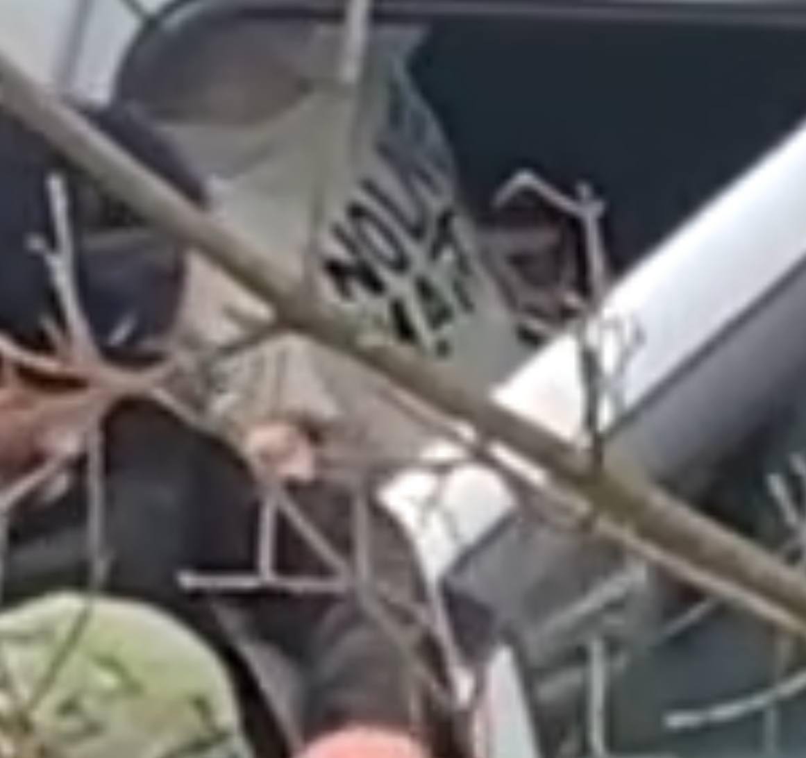 Подросток с ножом напал на школу в Подмосковье, погиб ребёнок Подросток с ножом напал на школу в Подмосковье, погиб ребёнок