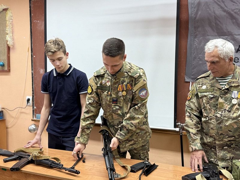 В воскресенском лицее прошёл урок мужества В воскресенском лицее прошёл урок мужества