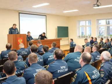 В специальном отделе 6 состоялось занятие по безопасности дорожного движения для водителей МЧС России