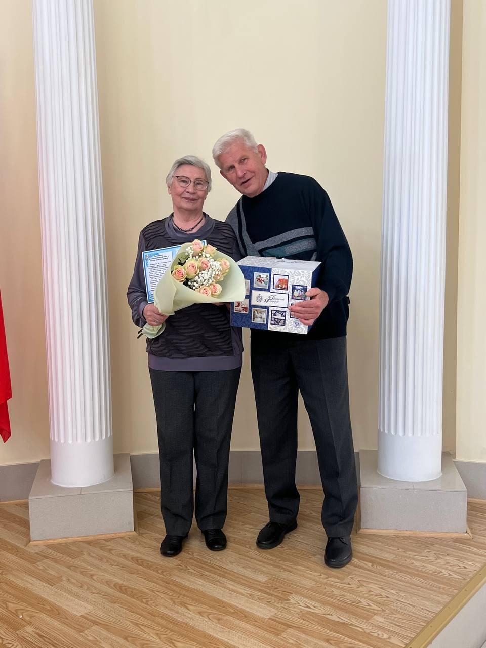 От детского сада до золотой свадьбы: супруги Губенковы отметили в Долгопрудном юбилей семейной жизни