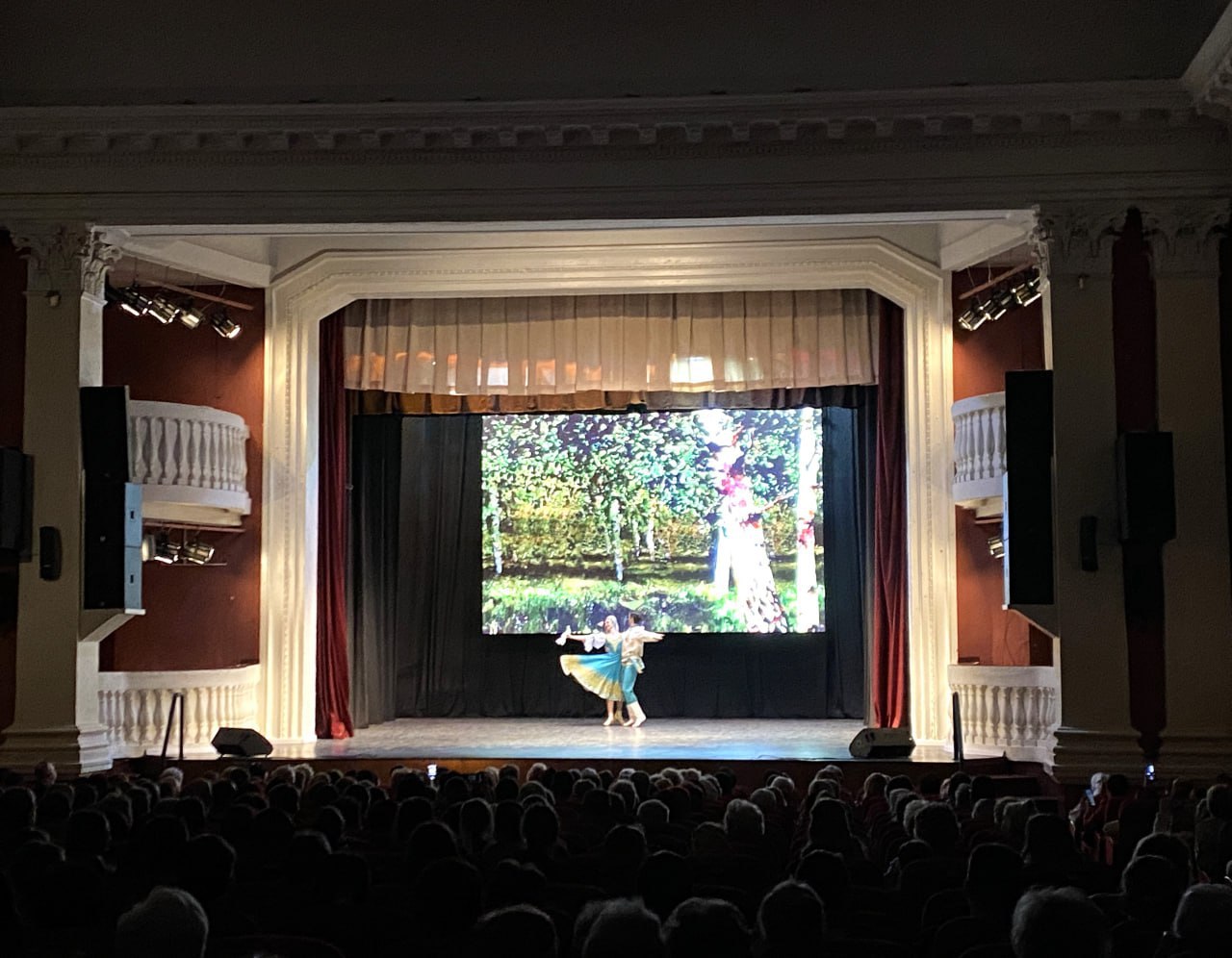 В Доме культуры им. Карла Маркса прошёл концерт театра танца «Гжель», посвященный 80-летию атомной промышленности В Доме культуры им. Карла Маркса прошёл концерт театра танца «Гжель», посвященный 80-летию атомной промышленности