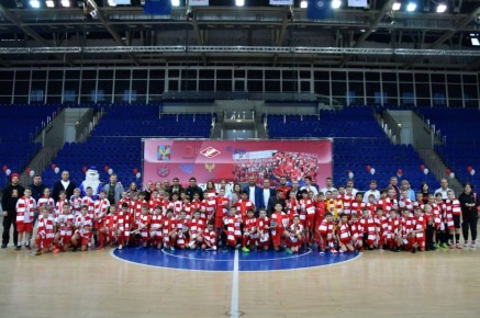 Более пятисот спортсменов приняли участие в футбольном фестивале «Красно-белый Новый год» в Люберцах