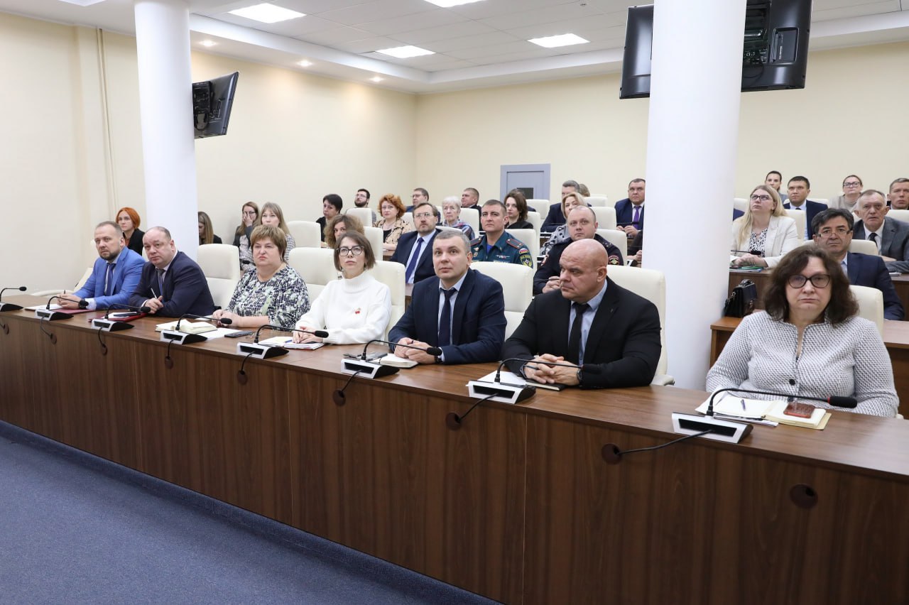 Заболеваемость гриппом и долги за ЖКУ: в Долгопрудном прошло оперативное совещание Заболеваемость гриппом и долги за ЖКУ: в Долгопрудном прошло оперативное совещание