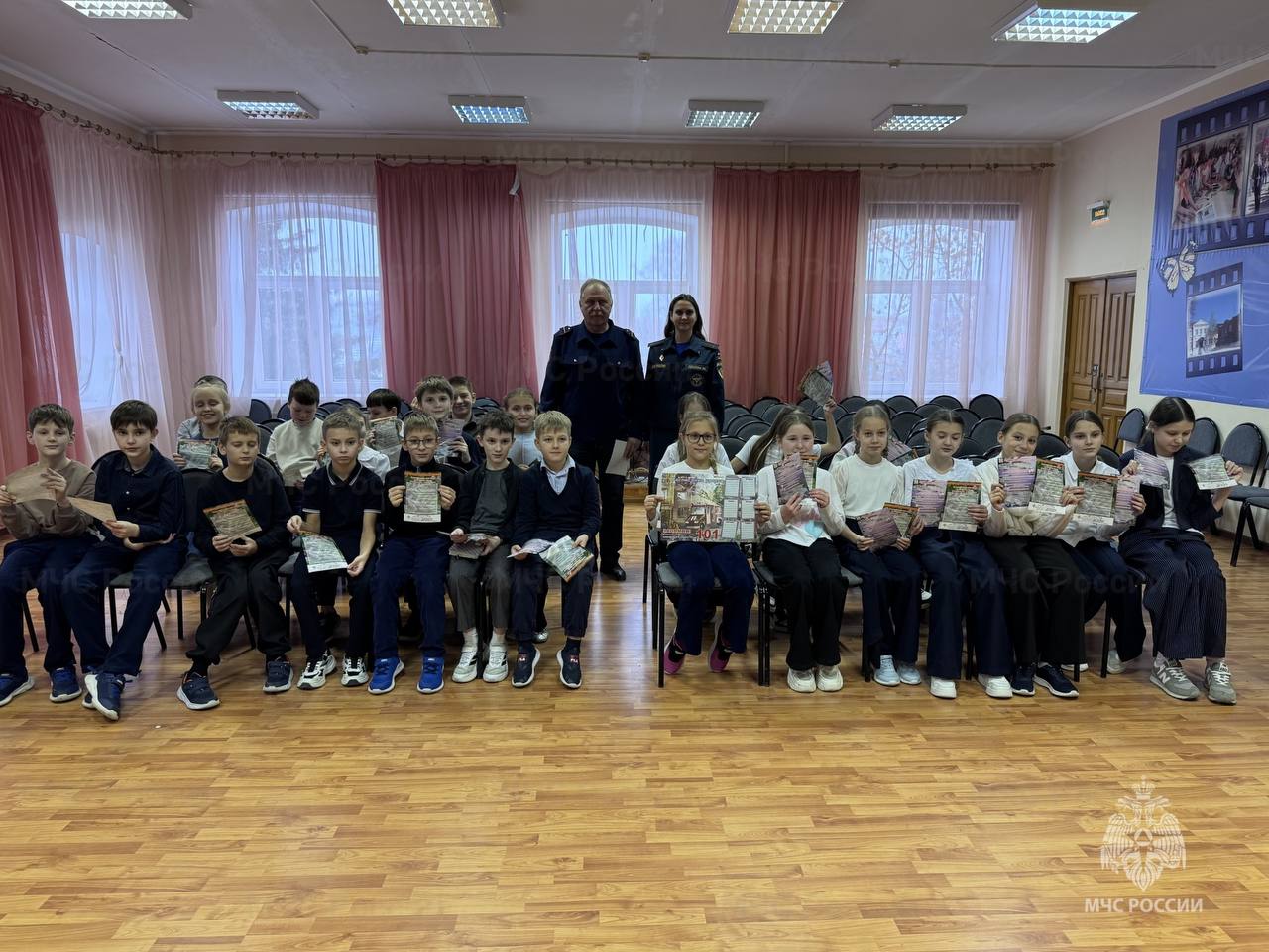 Юным жителям Егорьевска рассказали о правилах безопасности в новогодние праздники Юным жителям Егорьевска рассказали о правилах безопасности в новогодние праздники