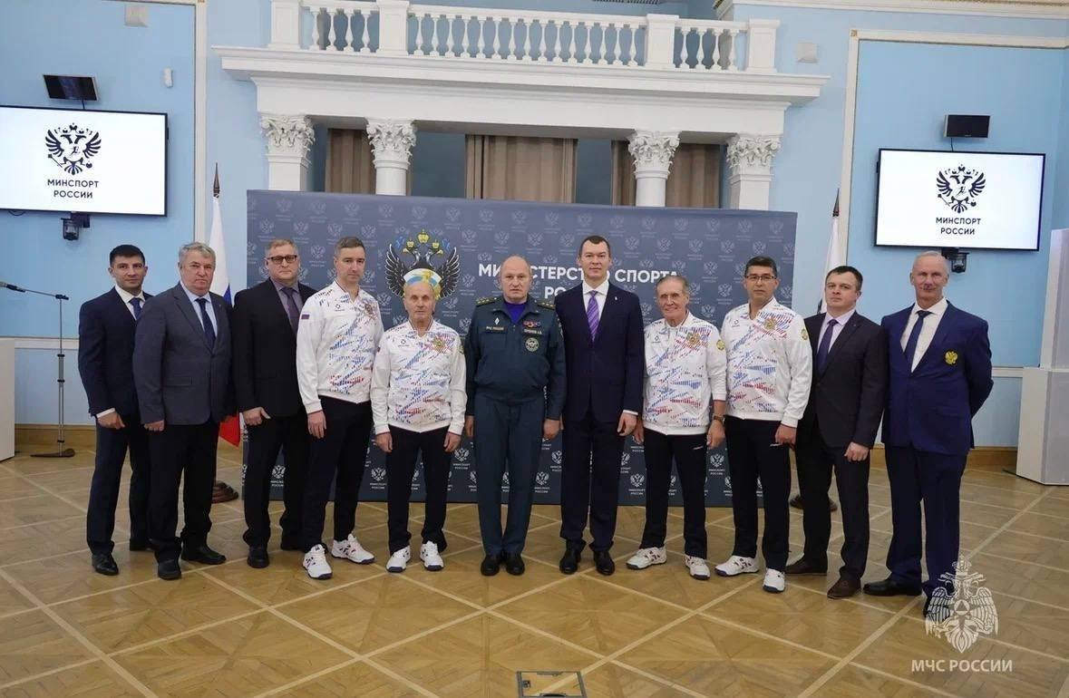 Сборные МЧС России по пожарно-спасательному спорту чествовали в Минспорта и Сбербанке Сборные МЧС России по пожарно-спасательному спорту чествовали в Минспорта и Сбербанке