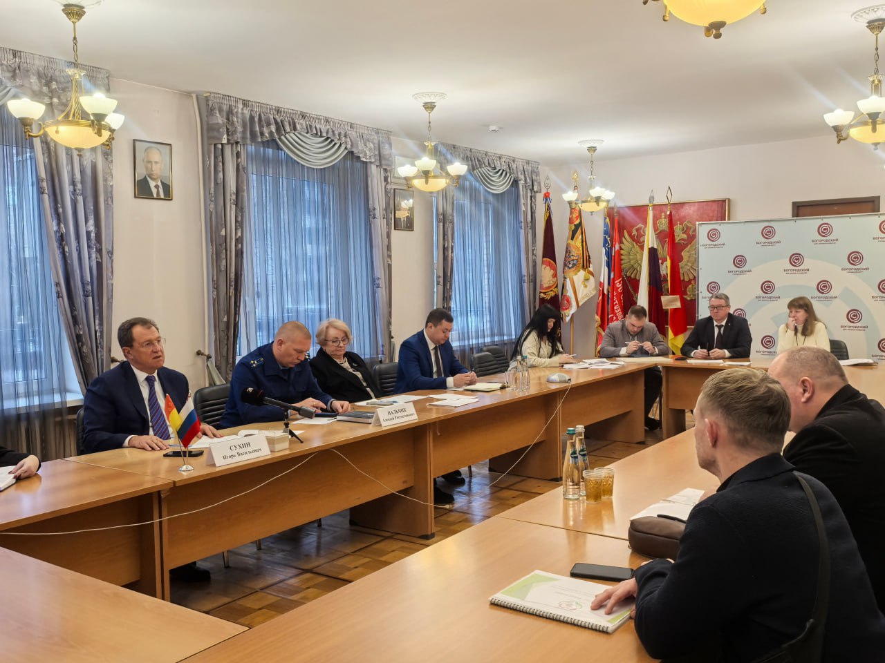 Игорь Сухин: Провёл приём граждан. Люди пришли с вопросами ЖКХ, благоустройства, имущественными и земельными вопросами Игорь Сухин: Провёл приём граждан. Люди пришли с вопросами ЖКХ, благоустройства, имущественными и земельными вопросами