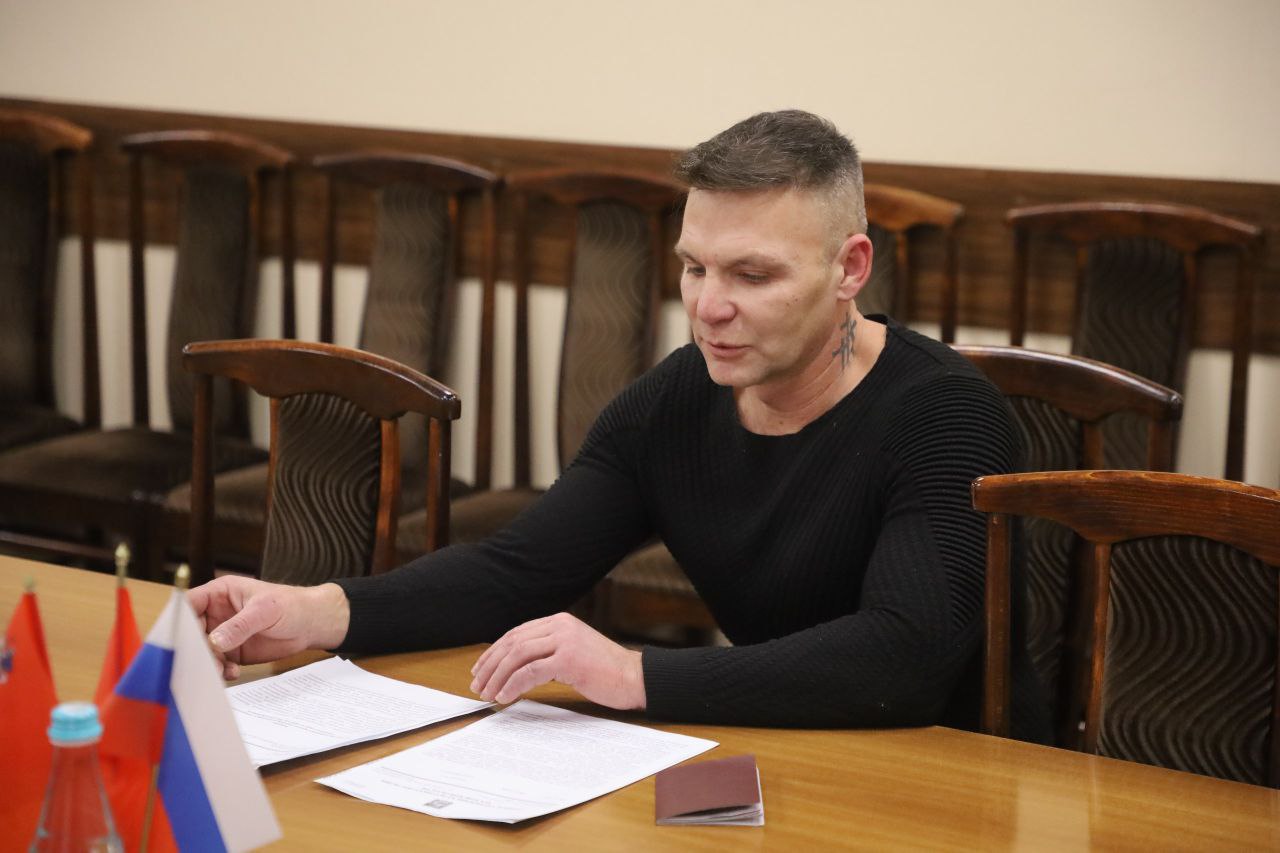 Глава Городского округа Серпухов, секретарь местного отделения партии «Единая Россия» Алексей Шимко провёл личный приём граждан, в ходе которого рассмотрел несколько важных вопросов, озвученных жителями Глава Городского округа Серпухов, секретарь местного отделения партии «Единая Россия» Алексей Шимко провёл личный приём граждан, в ходе которого рассмотрел несколько важных вопросов, озвученных жителями