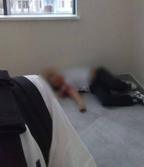 Один ребенок погиб во время нападения с ножом ученика школы в подмосковном Одинцове, охранник ранен, сообщил СК