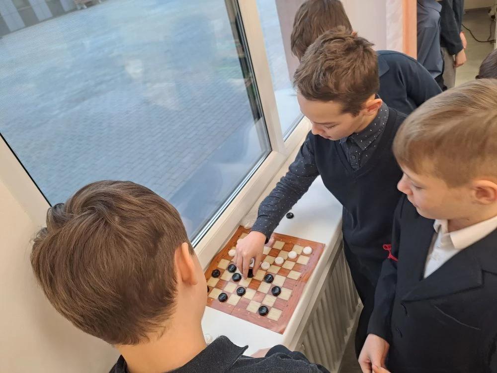 Шахматно-шашечный турнир в 4-м классе! Шахматно-шашечный турнир в 4-м классе!