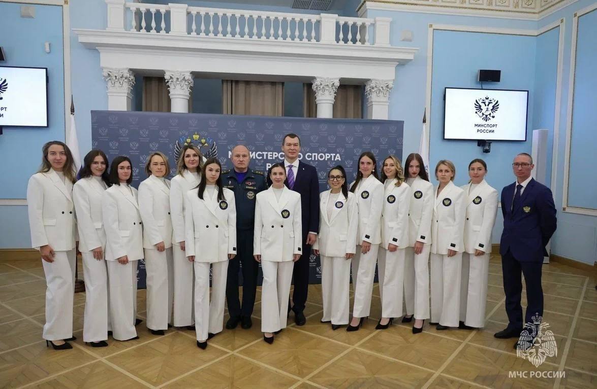Сборные МЧС России по пожарно-спасательному спорту чествовали в Минспорта и Сбербанке Сборные МЧС России по пожарно-спасательному спорту чествовали в Минспорта и Сбербанке