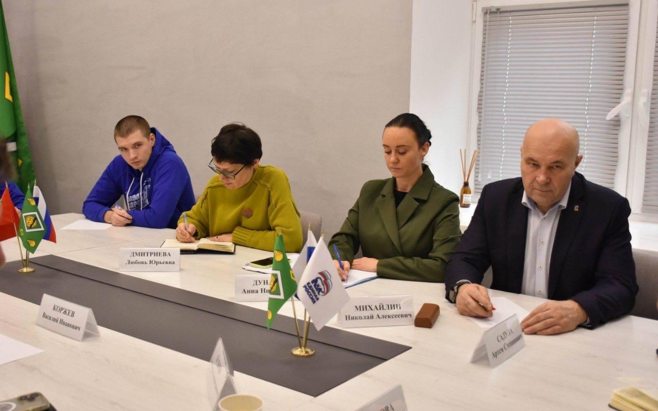 Заместитель главы округа Ольга Жданова, ответственная за сферу образования и молодежной политики, провела рабочую встречу с представителями Совета депутатов Пушкинского Заместитель главы округа Ольга Жданова, ответственная за сферу образования и молодежной политики, провела рабочую встречу с представителями Совета депутатов Пушкинского