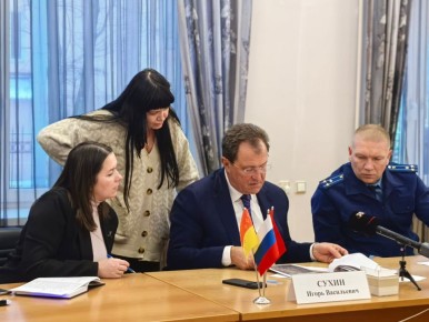 Игорь Сухин: Провёл приём граждан. Люди пришли с вопросами ЖКХ, благоустройства, имущественными и земельными вопросами