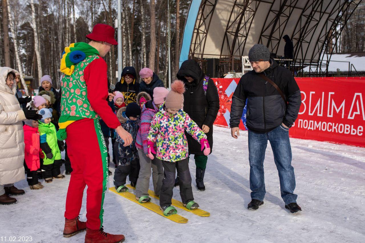 Традиционно понедельник и среда в Центральном парке – время творческой мастерской Традиционно понедельник и среда в Центральном парке – время творческой мастерской