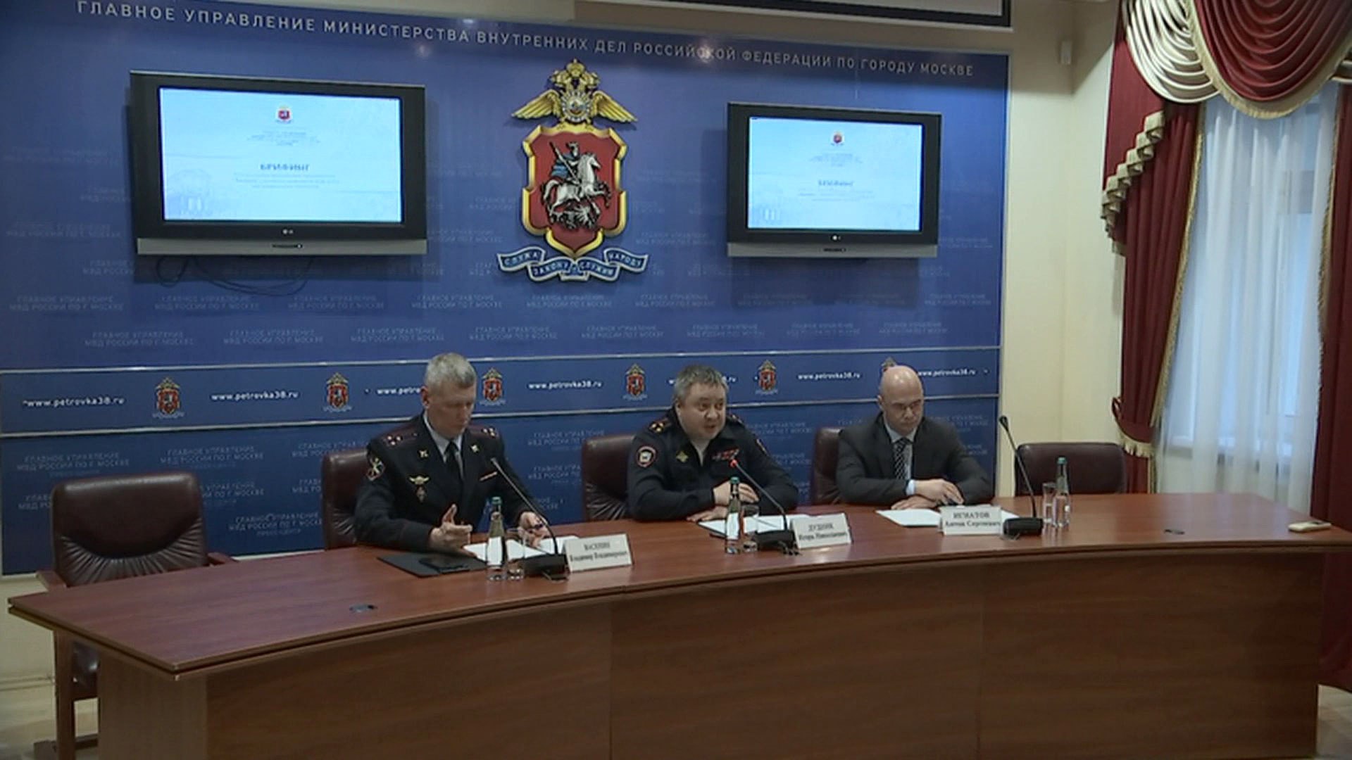 В столичном главке МВД прошел брифинг по теме специального приложения для трудовых мигрантов Амина