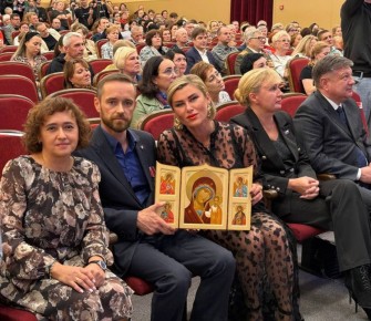 СВОи Zдесь. С БОГОМ ПОБЕДИМ!