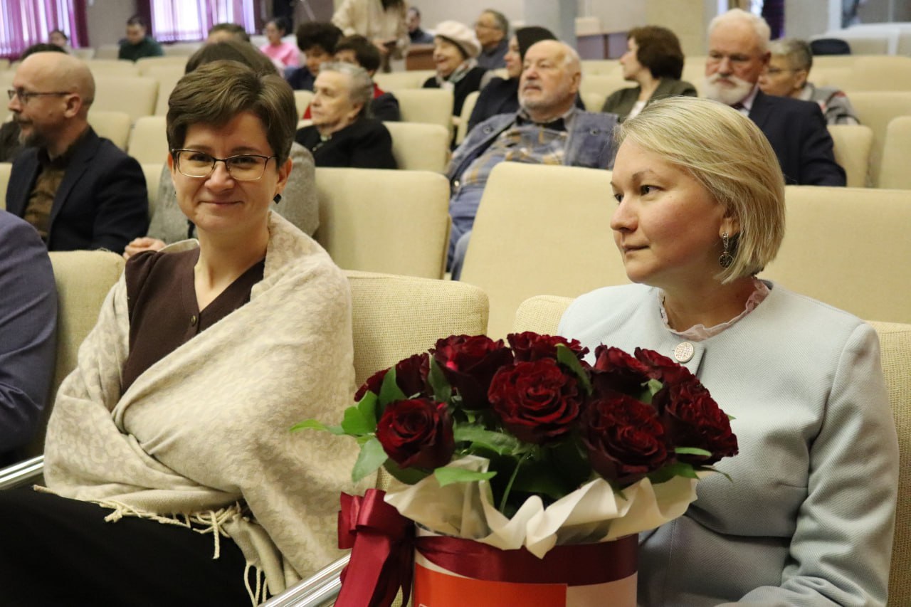 В Институте биофизики клетки РАН состоялось торжественное заседание Ученого совета, приуроченное к 35-летию с момента реорганизации научного учреждения, основанного постановлением Президиума Академии наук СССР 23 октября... В Институте биофизики клетки РАН состоялось торжественное заседание Ученого совета, приуроченное к 35-летию с момента реорганизации научного учреждения, основанного постановлением Президиума Академии наук СССР 23 октября...