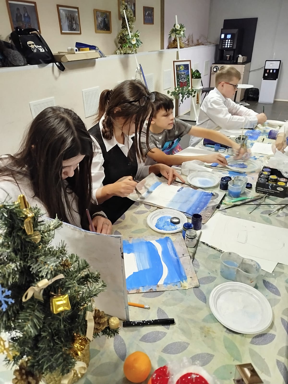 Наши новости. Мастер - класс "Мастерство Новогодья" прошел в с. Молоди м.о. Чехов Наши новости. Мастер - класс "Мастерство Новогодья" прошел в с. Молоди м.о. Чехов