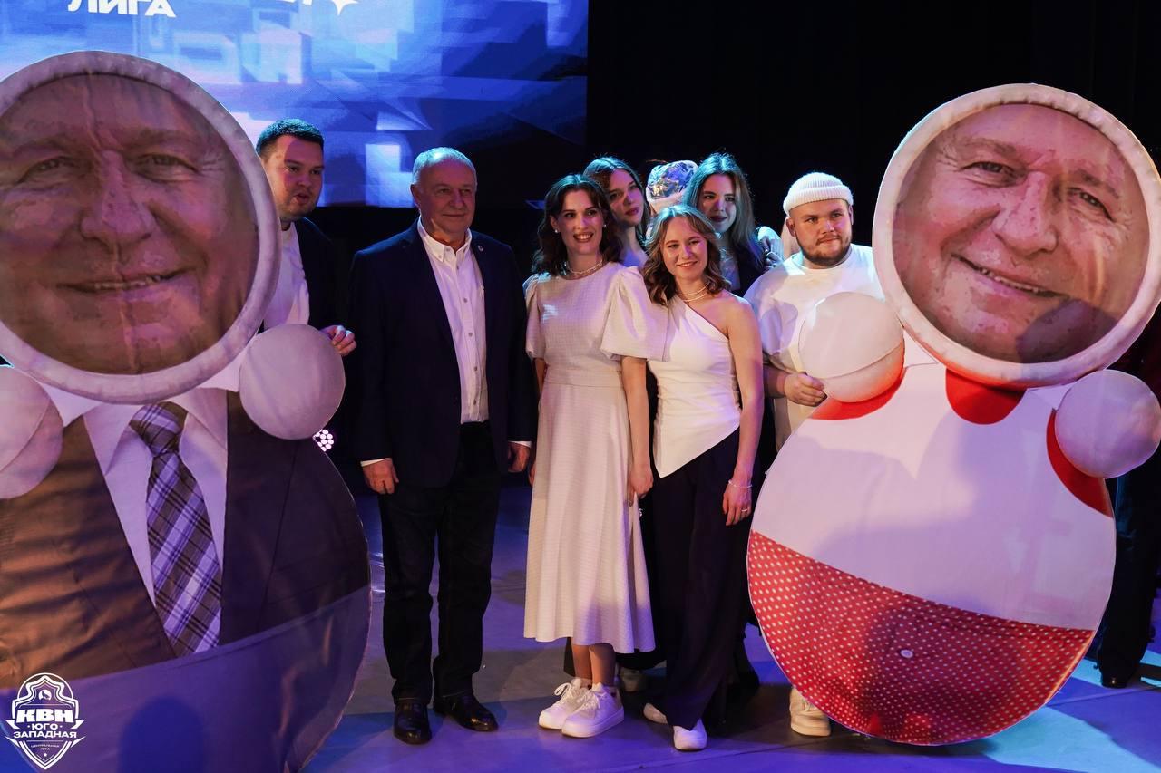 В Тамбове завершился финальный этап Центральной Юго-Западной лиги Международного союза КВН В Тамбове завершился финальный этап Центральной Юго-Западной лиги Международного союза КВН