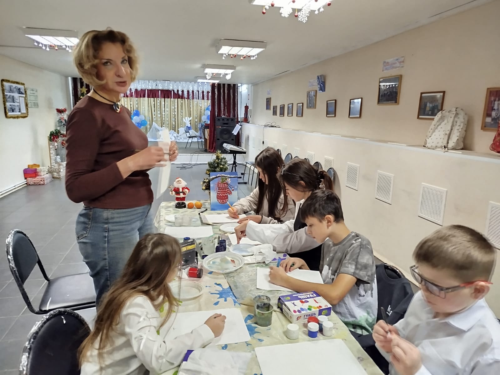 Наши новости. Мастер - класс "Мастерство Новогодья" прошел в с. Молоди м.о. Чехов Наши новости. Мастер - класс "Мастерство Новогодья" прошел в с. Молоди м.о. Чехов