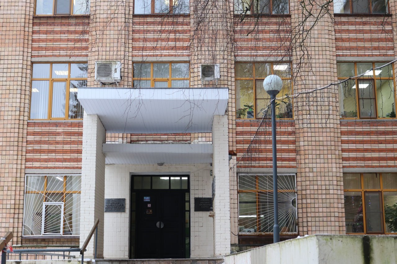 В Институте биофизики клетки РАН состоялось торжественное заседание Ученого совета, приуроченное к 35-летию с момента реорганизации научного учреждения, основанного постановлением Президиума Академии наук СССР 23 октября...