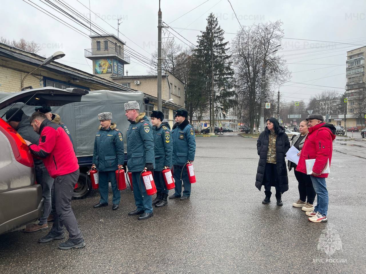 В Ленинском округе сотрудники спасательного ведомства протянули руку помощи военнослужащим в зоне СВО В Ленинском округе сотрудники спасательного ведомства протянули руку помощи военнослужащим в зоне СВО