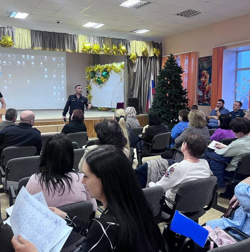 Сегодня я посетил экстренное совещание по вопросам безопасности в образовательных организациях Сегодня я посетил экстренное совещание по вопросам безопасности в образовательных организациях