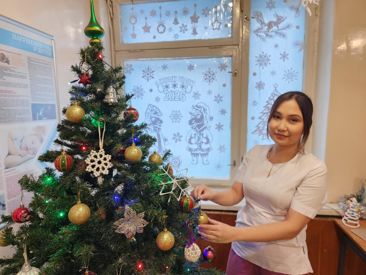 В преддверии Нового года медики Красноармейска превратили поликлинику медсанчасти №154 в праздничную сказку