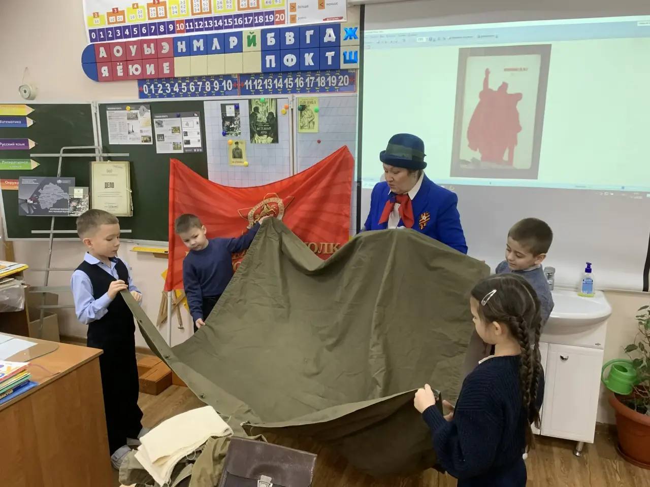 «И снова осень-зима 41-го...» — под этими словами оживают страницы книг «И снова осень-зима 41-го...» — под этими словами оживают страницы книг